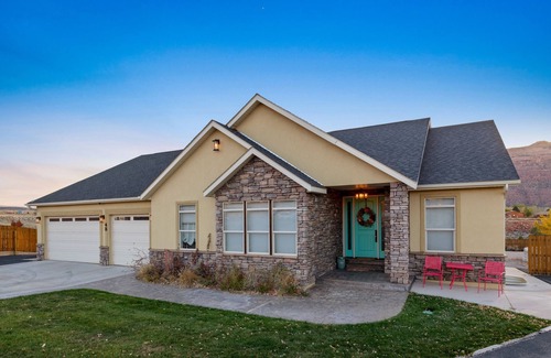 Moab South Valley House | Where Luxury Meets Adventure!