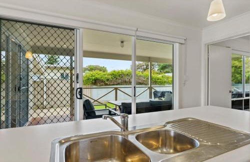 Goolwa South House | Where the River meets the Sea 66 Colman Rd Goolwa-No Linen Included