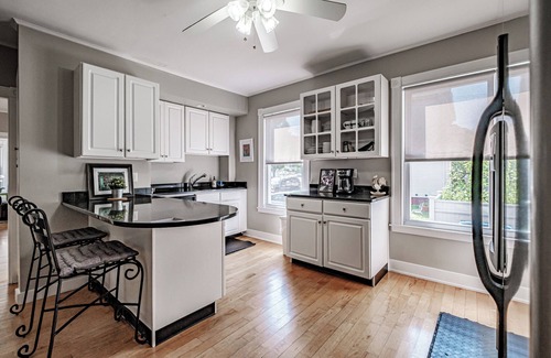 Munjoy Hill Apartment | Whether With Family or Friends Shop, Sight See & Dine at Great Restaurants