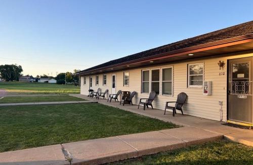 Bonesteel Hotel | Whetstone Bay Lodge