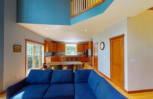 Clinton House | Whidbey Hollow Retreat
