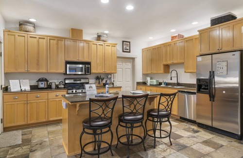 Freeland House | Whidbey House 3 BR 2 BA Porch & Patio: Walk to Golf & Beach Sleeps 6-7