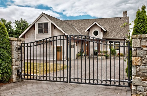 Maxwelton House | Whidbey Island Beach Front Vacation Home