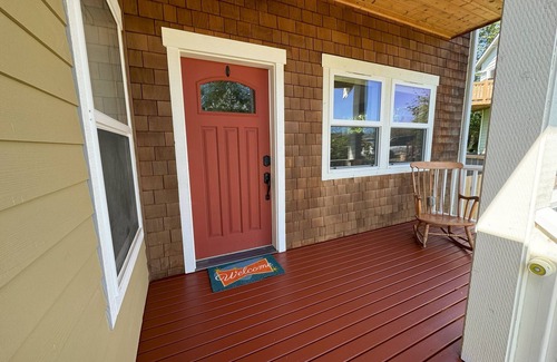 Freeland House | Whidbey Island Holmes Harbor House