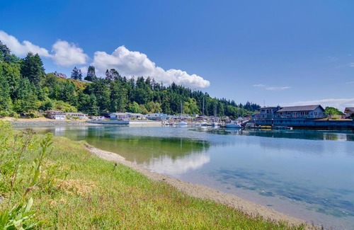 Lagoon Point House | Whidbey Island Oasis Walk to Beach, Hot Tub, View