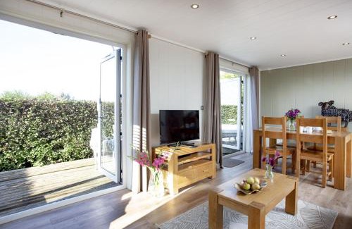 Cheddar House | Whileaway Lodge, Strawberryfield Park
