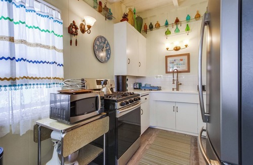 Ocean Beach Cottage | Whimsical Beach Cottage just one block to the beach !