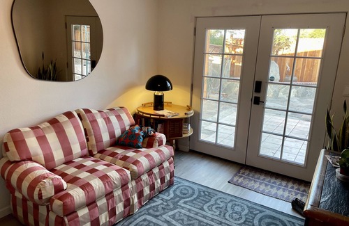 Santa Clara House | Whimsical Designer Guesthouse — 2-bedroom near Kaiser Apple Nvidia Levis Stadium