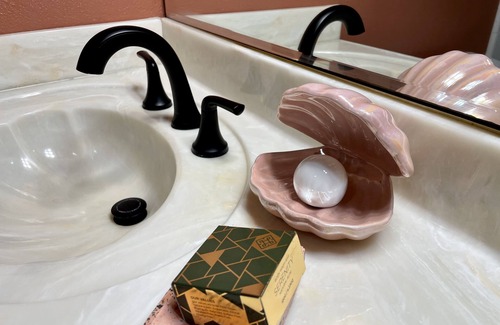 Santa Clara House | Whimsical Designer Guesthouse — 2-bedroom near Kaiser Apple Nvidia Levis Stadium