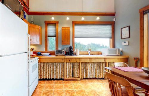 Port Orford House | Whimsy by the Sea