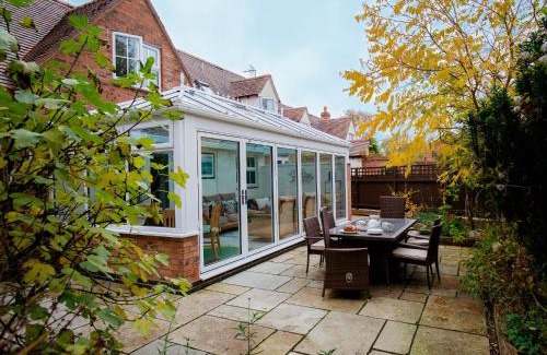 Bretforton House | Whippet Cottage