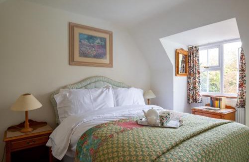 Bretforton House | Whippet Cottage