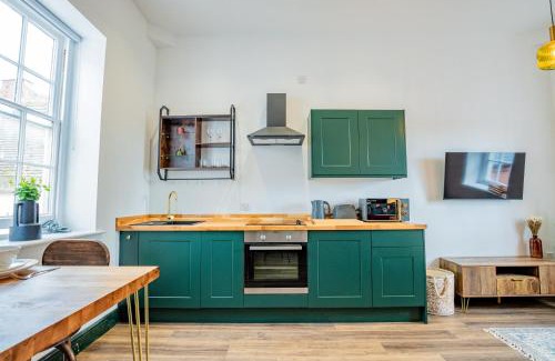 Pontrilas Apartment | WhiskAwayStays Foregate Studio no 6