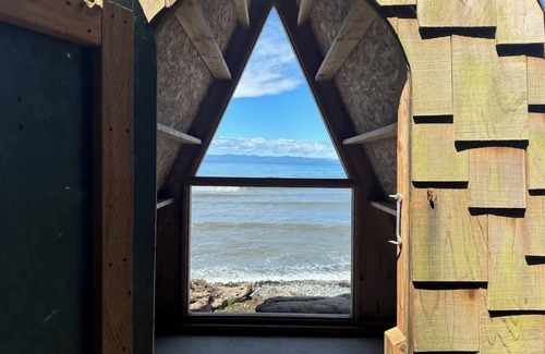 Port Angeles Apartment | Whiskey Creek Beach Front A-Frame Site 11