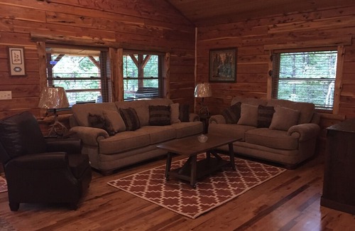 Jasper Cabin | Whiskey Hollow of Deer Lodge Cabin Rentals