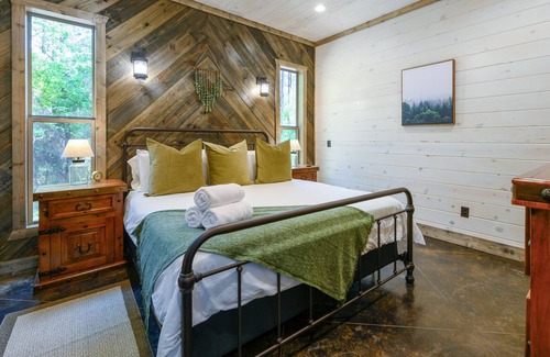 Pickens Cabin | Whiskey Made Me Do It - Close to ATV Trails, Arcade, Shuffleboard, Foosball