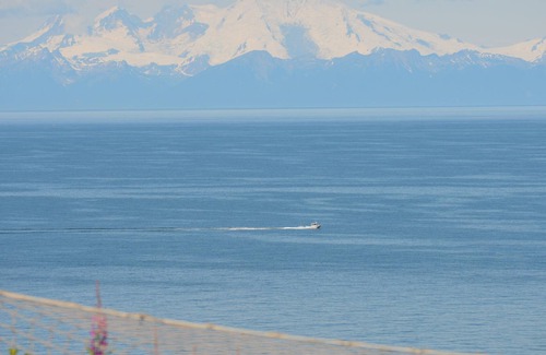 Anchor Point Cabin | Whiskey Point Cabins & RV Park