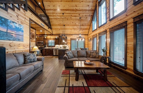 Hochatown Cabin | 🏡 Whisky Hollow: Pets 🐾, Private Heated Pool 🏊‍♂️, Arcade 🕹️, Playground 🎠