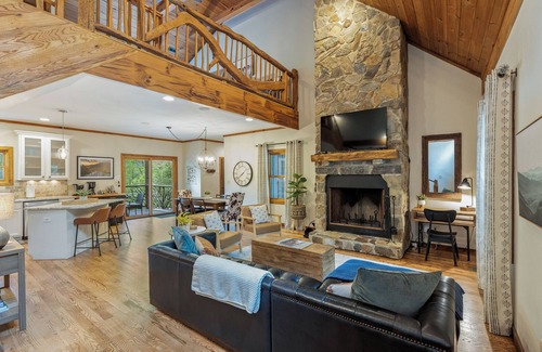Sapphire House | Whisper Creek of Sapphire Valley