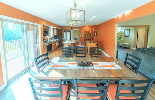 Timberline House | Whisper Haven - Newly Renovated Ski-In/Out House w/Hot Tub on Winterset Trail!
