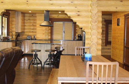 Tannersville House | Whispering Creek Retreat