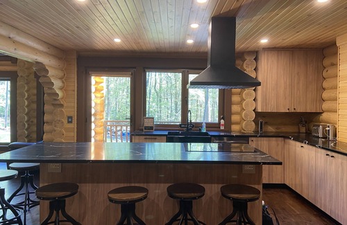 Tannersville House | Whispering Creek Retreat