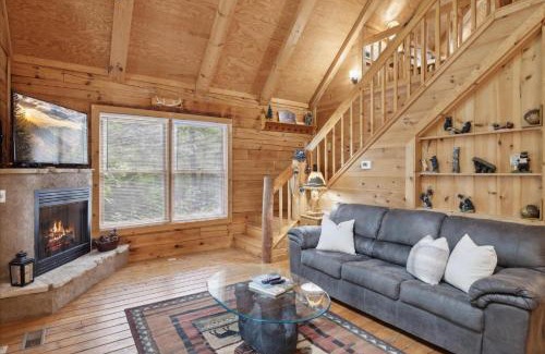 Gatlinburg - Pigeon Forge House | Whispering Oaks – Your Tranquil Smoky Mountain Retreat