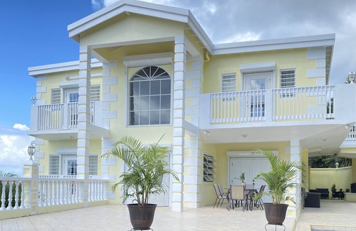 Caret Bay House | Whispering Palms Luxurious Estate
