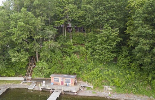 Town of Torrey Cottage | Whispering Pines Cabin:"Secluded Lakefront Retreat"