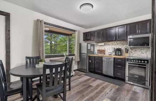 Branson Cabin | Whispering Pines-Cabin near SDC
