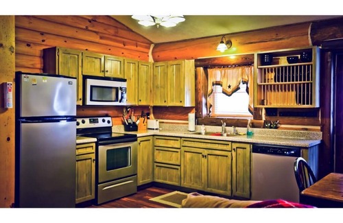 Luray Cabin | Whispering Pines Cabin