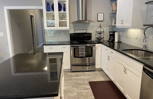Naples House | Whispering Pines Guest House