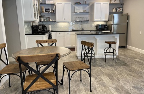 Naples House | Whispering Pines Guest House