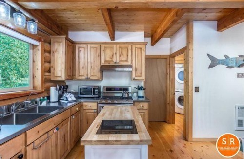 Mammoth Creek Cabin | Whispering Pines is your Lake House of choice in the Beautiful setting of Panguitch Lake, Utah