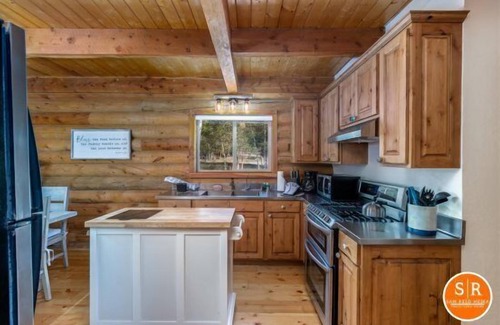 Mammoth Creek Cabin | Whispering Pines is your Lake House of choice in the Beautiful setting of Panguitch Lake, Utah