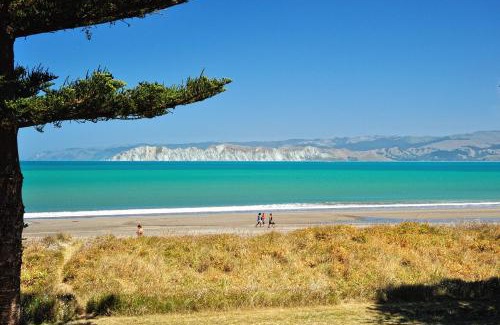 Gisborne Hotel | Whispering Sands Beachfront Motel