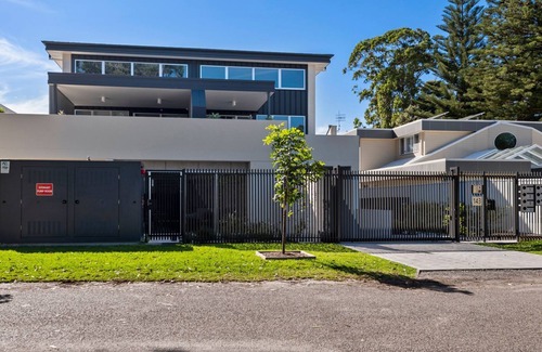 Soldiers Point Apartment | Whispering Waters Soldiers Point Rd 3 143 - Privileged waterfront living