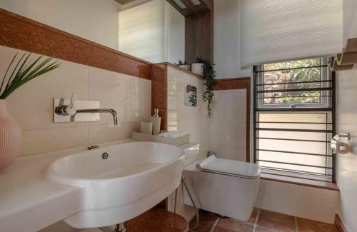 Madikeri Villa | Whispering Waters - breathtaking vistas of hills!