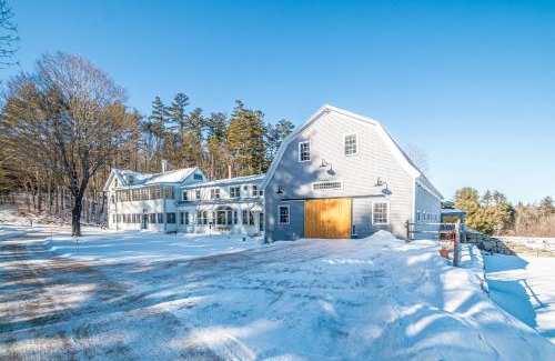 Buckfield House | Whispering Waters Farmhouse and Wedding Barn