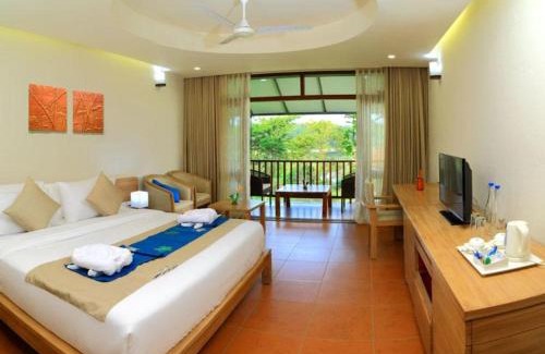 Perumbavoor Hotel | Whispering Waters