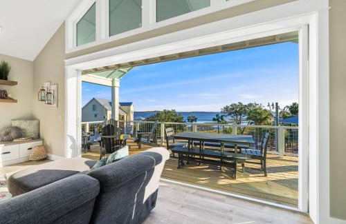 Cedar Key House | Whispering Waves Family Retreat