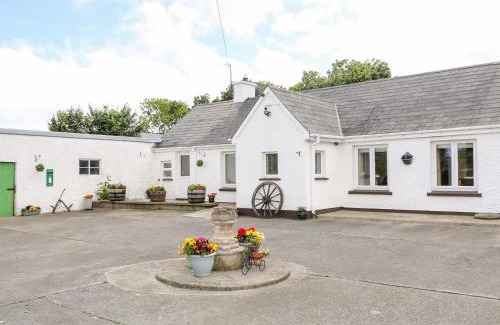 Carndonagh House | Whispering Willows - The Bungalow