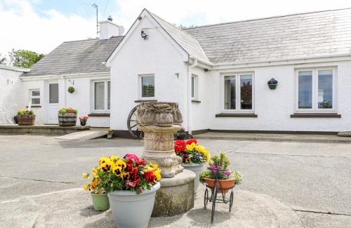 Carndonagh House | Whispering Willows - The Bungalow