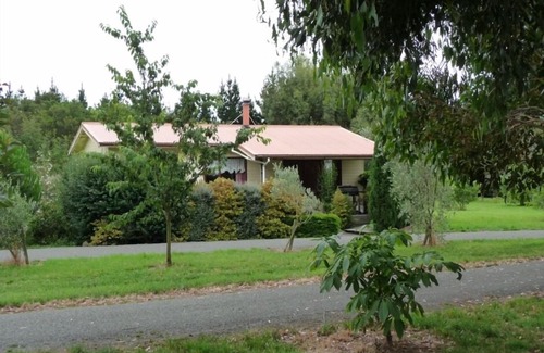 Featherston Cottage | Whispering Winds, private holiday cottage