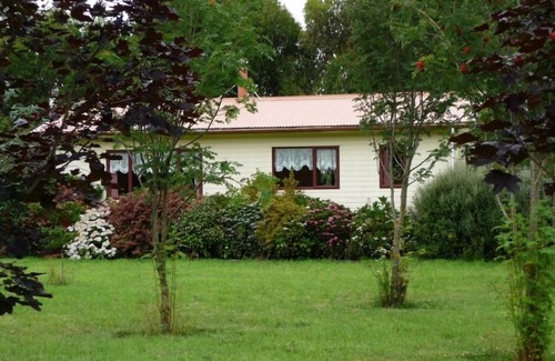 Featherston Cottage | Whispering Winds, private holiday cottage
