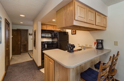 Purgatory Condo | Whistle Stop (#818) | 10 min to Ski - Private Deck - Golf - AC/Pool/HotTub