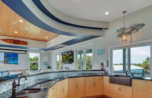 Indian River Estates House | Whistle Stop - Waterfront Oasis · Private Dock · Kayaks & Gear