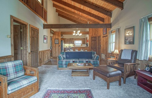 Snowshoe Condo | Whistlepunk #12: 4 Bedroom, 3 Bath: Slope Side, Wood Fireplace.