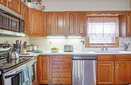 Snowshoe Condo | Whistlepunk #12: 4 Bedroom, 3 Bath: Slope Side, Wood Fireplace.