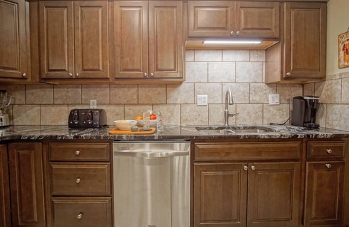 Snowshoe Condo | Whistlepunk # 28: 2 Bedrooms, 2 Full Baths: Slope Side. Wood Fireplace. Central Location.